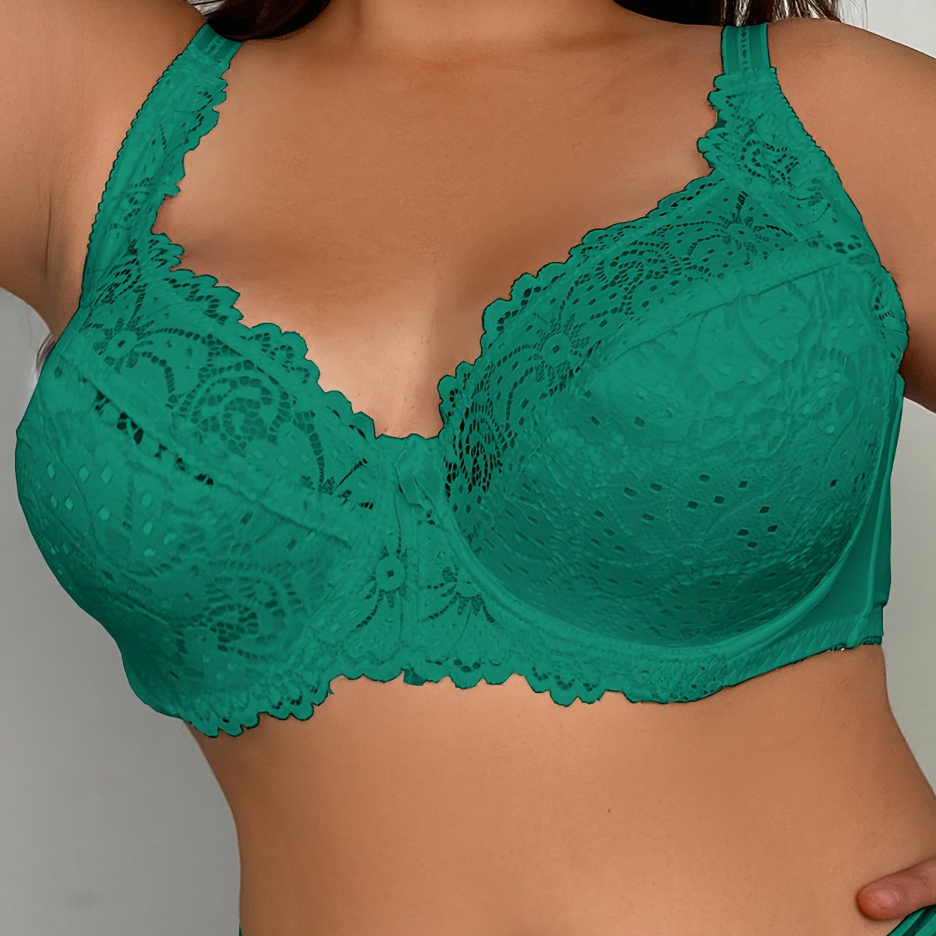 Ultra-Thin Luxe Lift Plus Size Sexy Lace Bra - Comfort E Cups & Underwire Support, Hollow-Out Design