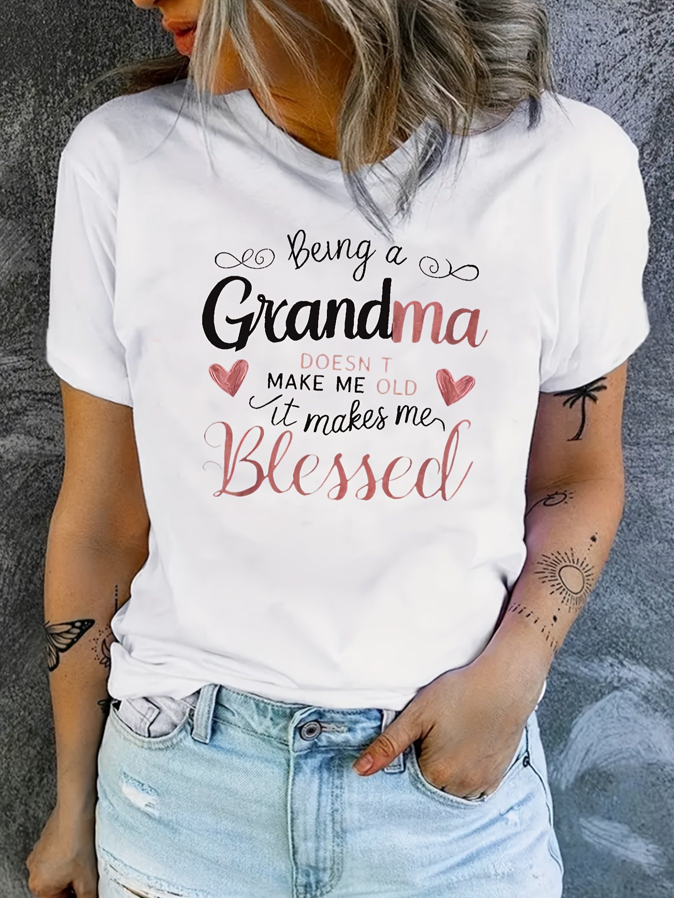 [Comfy Grandma Letter Print Tee] Women's Chic Letter Print Tee Being a Grandma - Comfy, Casual Short Sleeve Crew Neck T-shirt for Everyday Wear & Stylish Layering