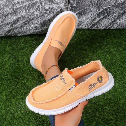 Daisy Embroidered Low-Top Canvas Sneakers, Lightweight PVC Sole Casual Shoes, All-Season Penny-Loafers with Soft Inner Fabric, Everyday Comfort|Daisy Motif|Washed Canvas