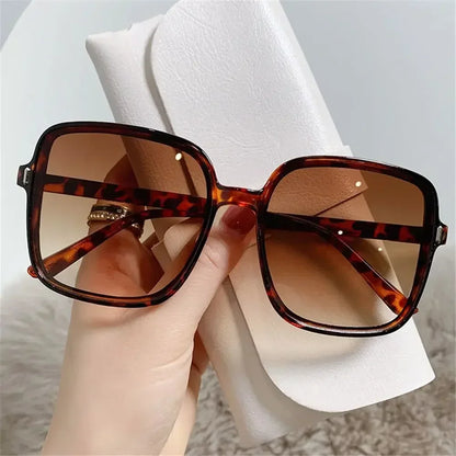 Square Sunglasses Woman Retro Vintage Gradient Sun Glasses Oversized Female Clear Lens Black White Oculos De Sol Glasses Women