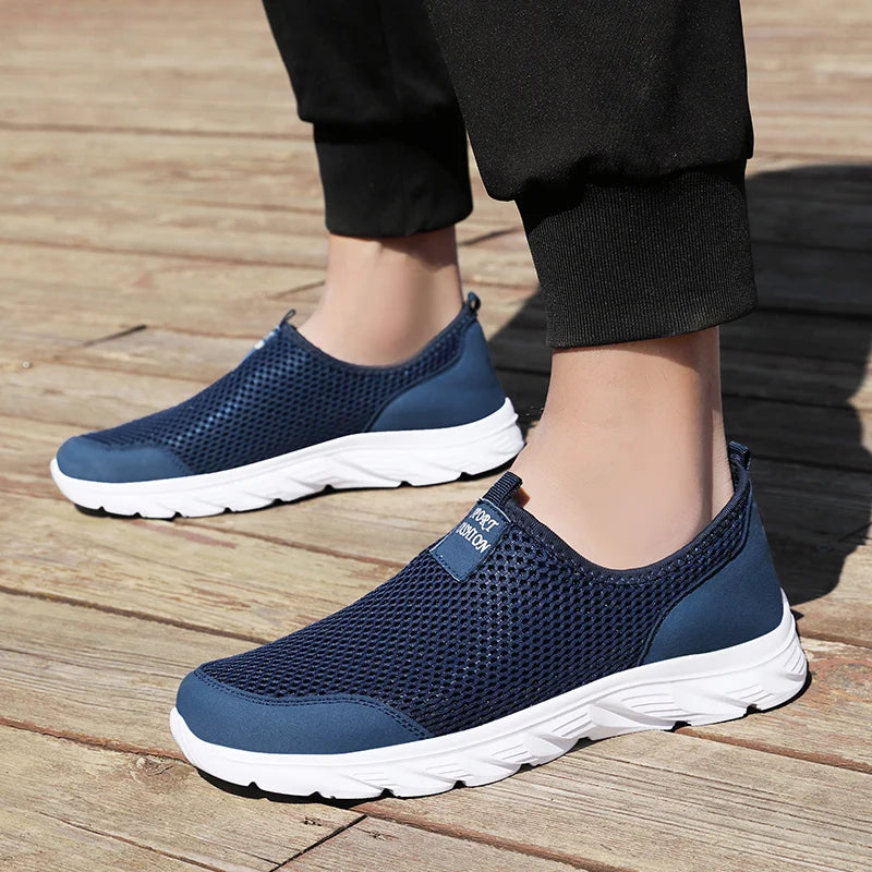 39-47 Lightweight Men's Casual Shoes Outdoor Breathable Male Casual Sneakers Anti-slip Men Walking Shoes Soft Flats Slip on 2024