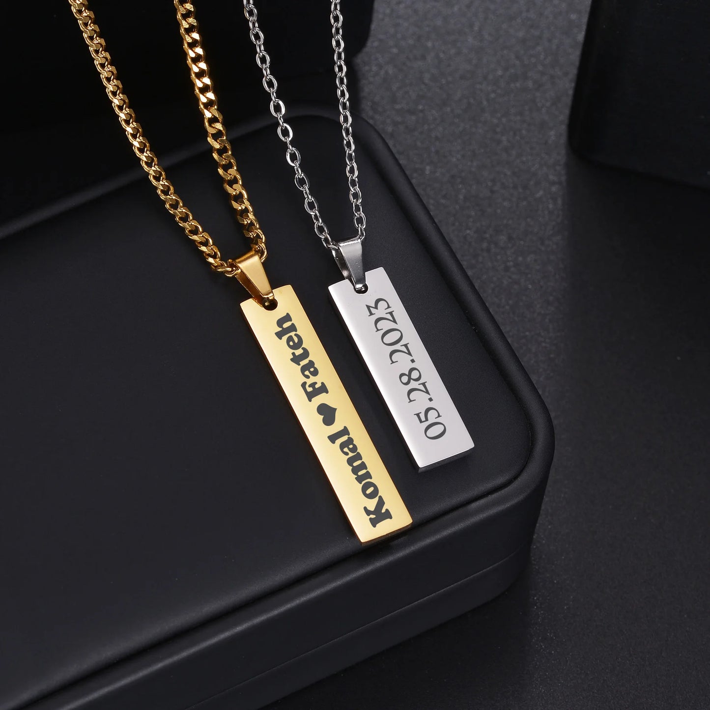 Atoztide Personalized Engrave Name Necklace Stainless Steel for Women Men Rectangle Link Chain Square Pendant Jewelry Gift