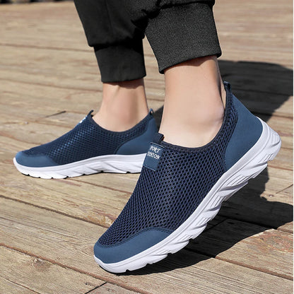 39-47 Lightweight Men's Casual Shoes Outdoor Breathable Male Casual Sneakers Anti-slip Men Walking Shoes Soft Flats Slip on 2024