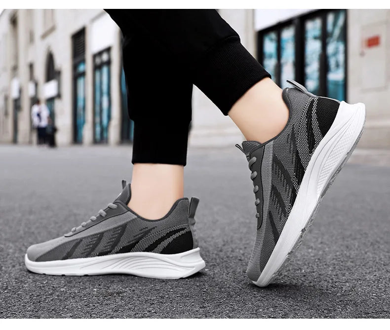 Men's Spring New Casual Running Shoes Sports Tennis Shoes Soft-soled Ultra-light Student Delivery Shoes