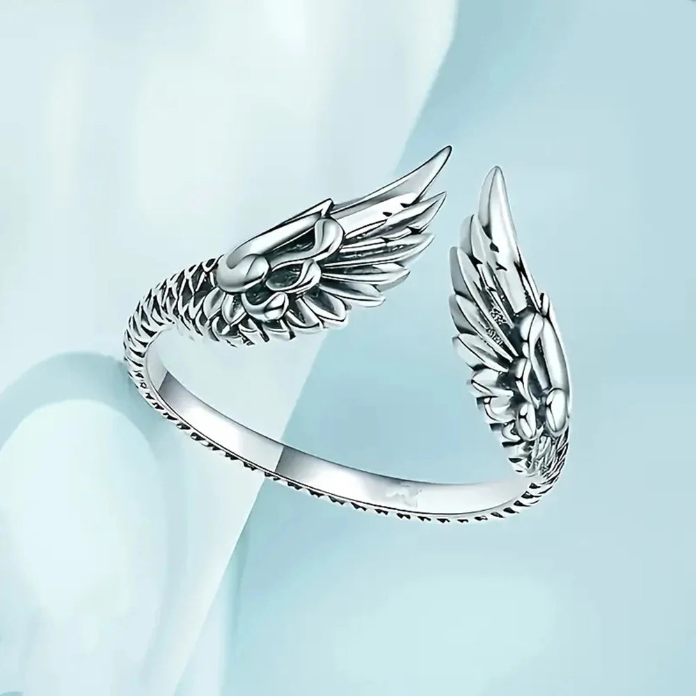 A Fashionable and Creative New Geometric Carved Angel Wings Open Ring