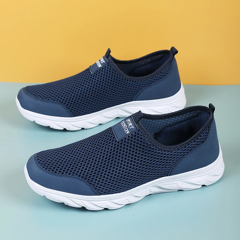 39-47 Lightweight Men's Casual Shoes Outdoor Breathable Male Casual Sneakers Anti-slip Men Walking Shoes Soft Flats Slip on 2024