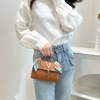 New Fashion Niche Square Patterned Embossed Silk Scarf Decoration V-pattern Tassel Lock Chain Single Shoulder Small Square Bag