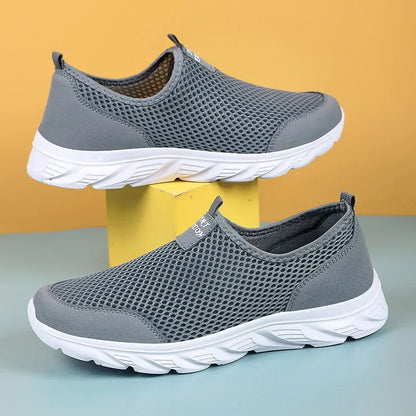 39-47 Lightweight Men's Casual Shoes Outdoor Breathable Male Casual Sneakers Anti-slip Men Walking Shoes Soft Flats Slip on 2024