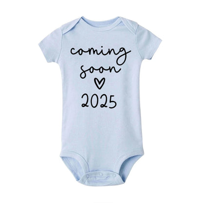 Baby Announcement Coming Soon 2025 Newborn Baby Bodysuits Summer Boys Girls Romper Body Pregnancy Reveal Clothes