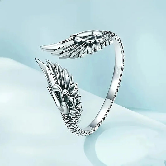 A Fashionable and Creative New Geometric Carved Angel Wings Open Ring