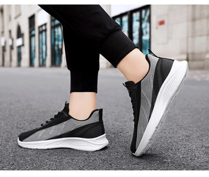 Men's Spring New Casual Running Shoes Sports Tennis Shoes Soft-soled Ultra-light Student Delivery Shoes