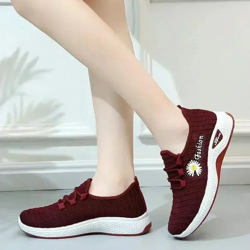 New Daisy Breathable Mesh Shoes Versatile Casual Shoes Lightweight Soft Bottom Anti slip Sports Shoes Walking Shoes