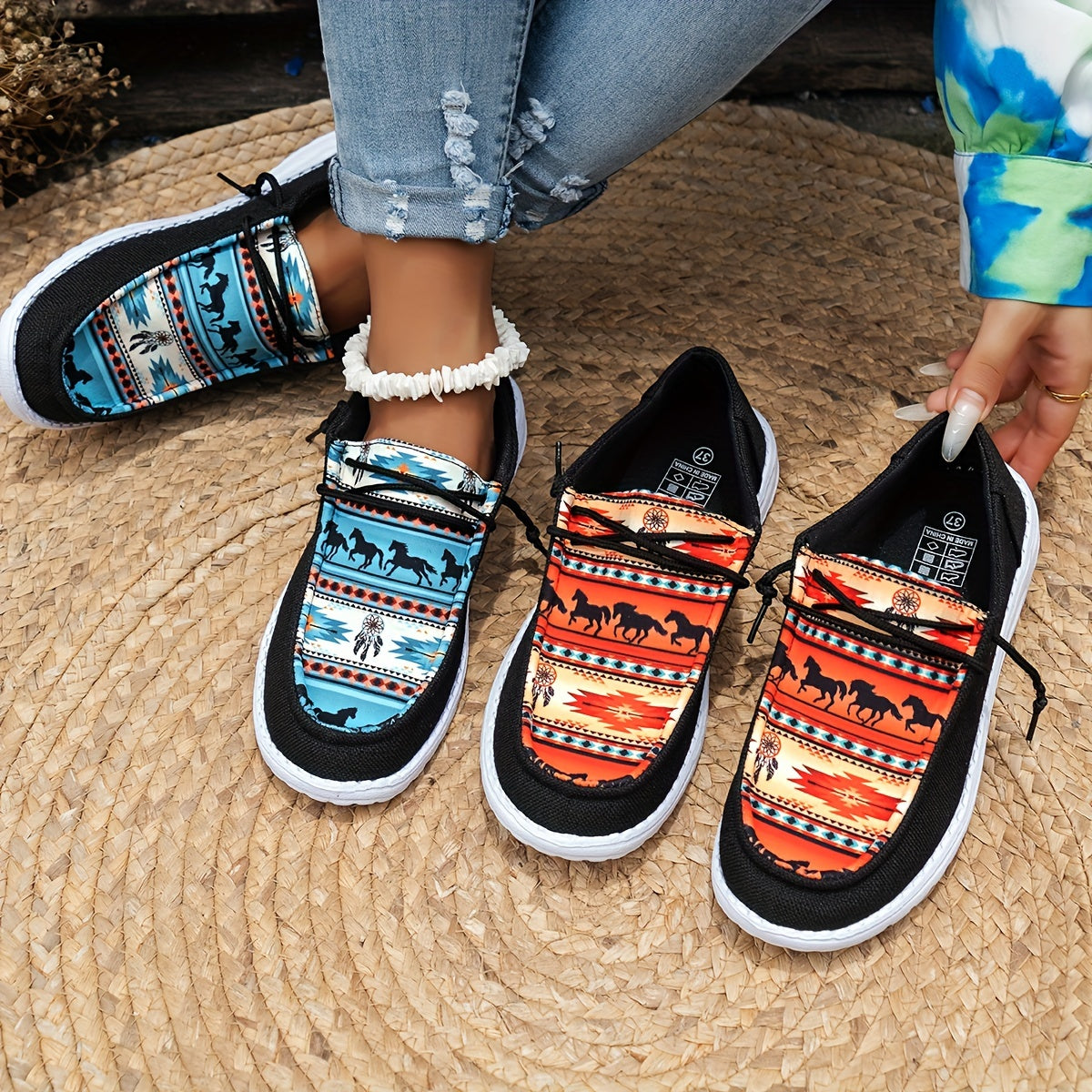 Women'S Casual Round Toe Slip-on Flat Sneakers, All-season, Black and Blue, Thousand Li Horse Pattern Canvas Fabric, Breathable, Non-slip, EVA Sole, Positioning Printing, Hand Wash, Fabric Upper and Inner Material with Elasti